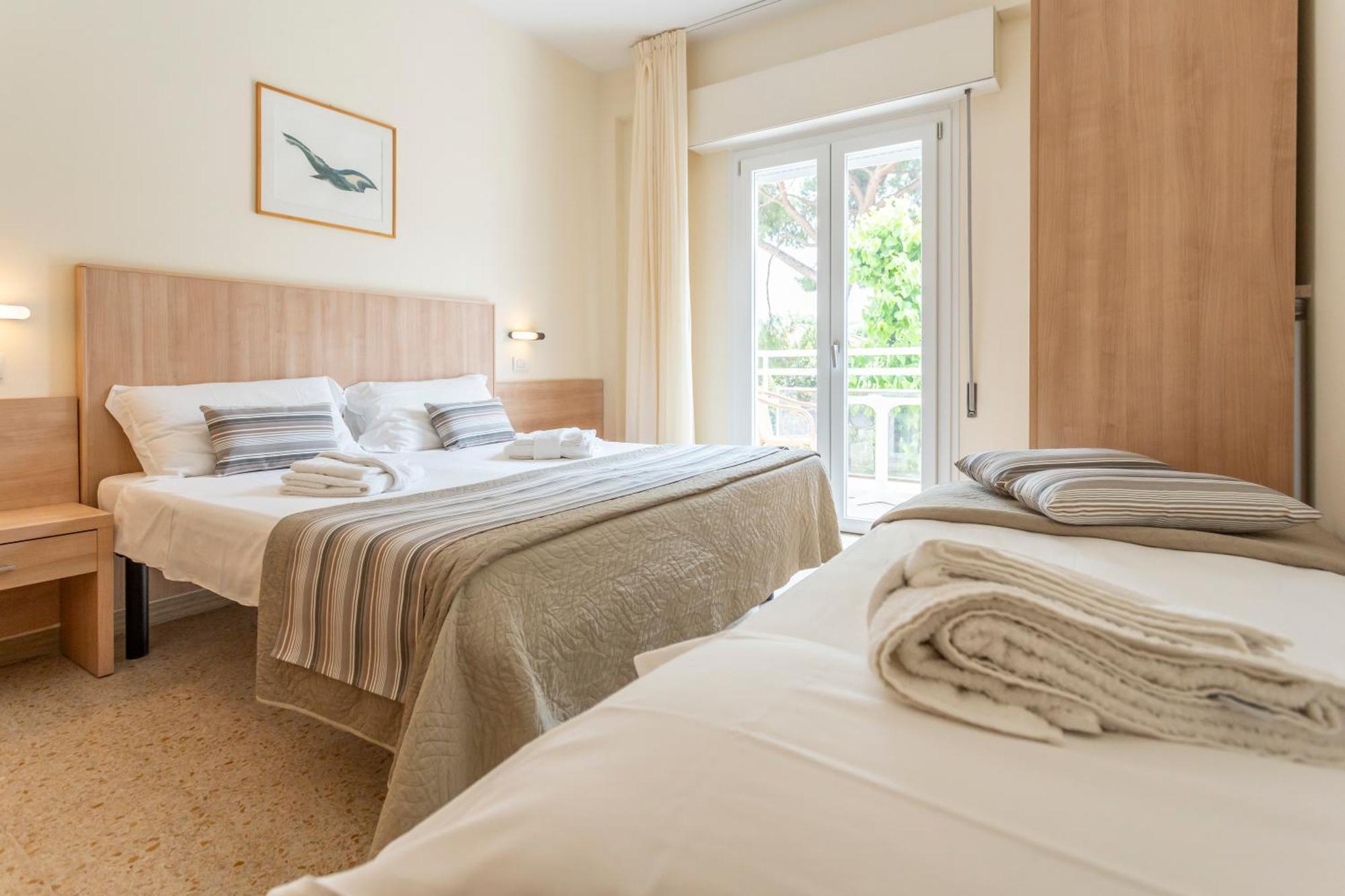 Hotel Cormoran Риччоне Екстер'єр фото