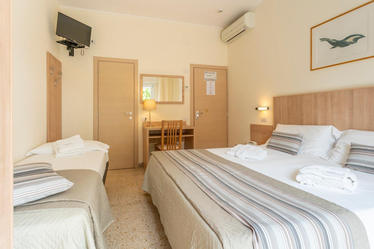 Hotel Cormoran Риччоне Екстер'єр фото